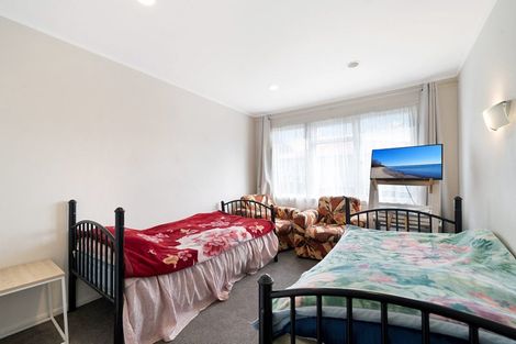 Photo of property in 2/7 Mcleod Road, Henderson, Auckland, 0612