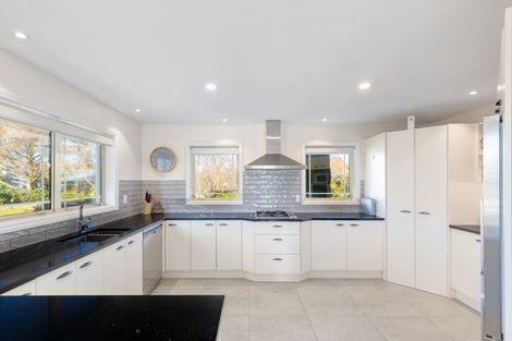 Photo of property in 33 Lewisham Park, St Albans, Christchurch, 8052