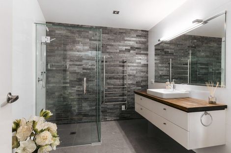 Photo of property in Palm Cove Apartments, 302/6 Tawa Street, Mount Maunganui, 3116