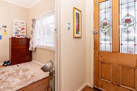 Photo of property in 19 Moir Street, Mount Victoria, Wellington, 6011