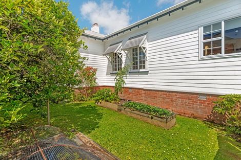 Photo of property in 16 Score Road, Inner Kaiti, Gisborne, 4010