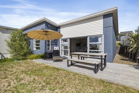 Photo of property in 28a Weka Street, Mangawhai, 0505