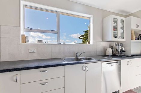 Photo of property in 7 Keel Place, Whitby, Porirua, 5024