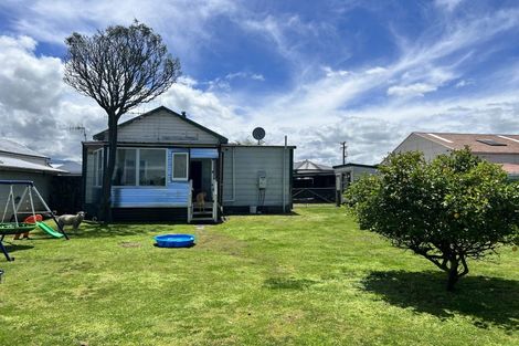 Photo of property in 18 Denmark Street, Dannevirke, 4930