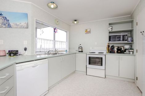 Photo of property in 27 Tirohunga Drive, Henderson, Auckland, 0612