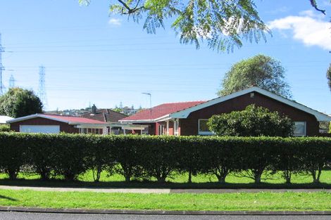 Photo of property in 50 Edgewater Drive, Pakuranga, Auckland, 2010