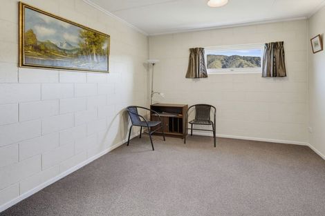 Photo of property in 10 Seaview Crescent, Picton, 7220