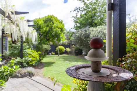 Photo of property in 15a Rosebank Grove, Waikanae, 5036