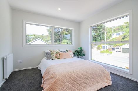 Photo of property in 1/7 Grays Road, Plimmerton, Porirua, 5026