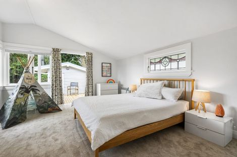 Photo of property in 12 Glade Place, Birkenhead, Auckland, 0626