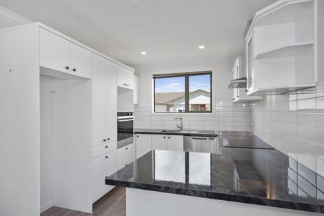 Photo of property in Waterview Estate, 91/4 Greystone Place, Omokoroa, 3114