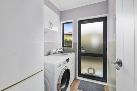 Photo of property in 71 Rhodes Drive, Kelvin Grove, Palmerston North, 4414