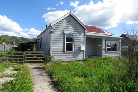 Photo of property in 3 Herald Street, Reefton, 7830