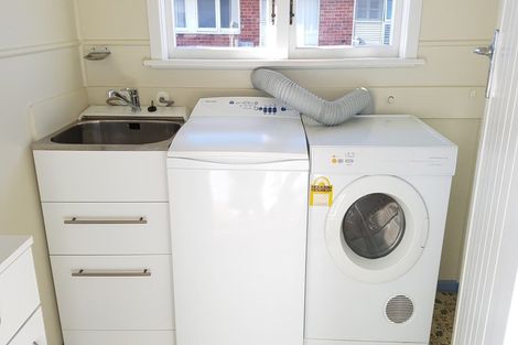 Photo of property in 2/37 Shakespeare Road, Milford, Auckland, 0620