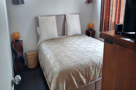 Photo of property in 64 Woodbank Drive, Glen Eden, Auckland, 0602