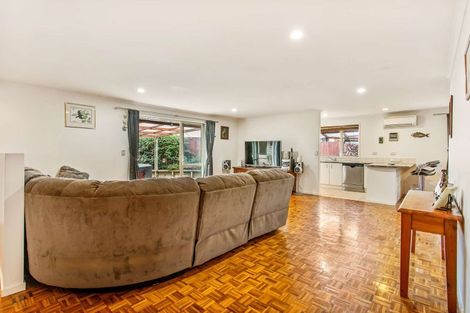 Photo of property in 11a Dianne Louise Drive, Half Moon Bay, Auckland, 2012