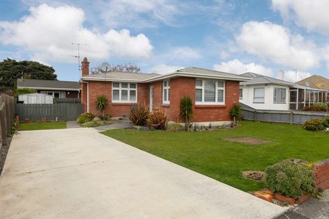 Photo of property in 16 Aberdeen Avenue, Takaro, Palmerston North, 4412