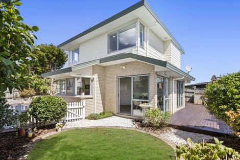 Photo of property in 2/67 Andrew Road, Howick, Auckland, 2010