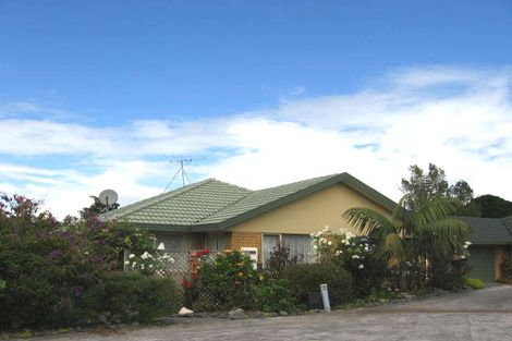 Photo of property in 18 Copplestone Place, New Lynn, Auckland, 0600