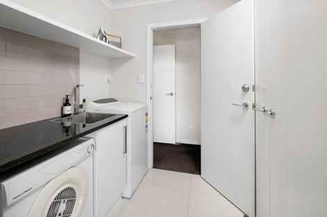 Photo of property in 22 Miranda Place, Flagstaff, Hamilton, 3210