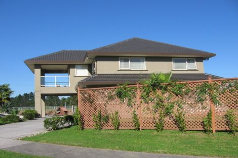 Photo of property in 2 Kinleith Way, Albany, Auckland, 0632