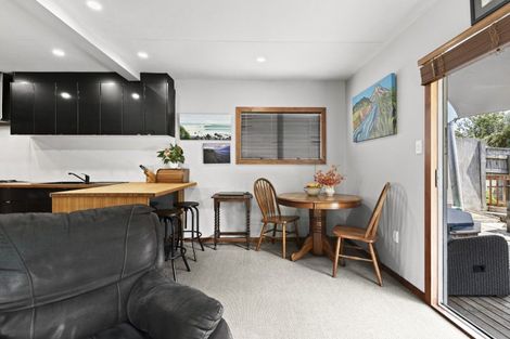 Photo of property in 53 Pitcairn Street, Oakura, 4314