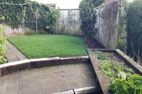 Photo of property in 21 Arden Place, Oakura, 4314