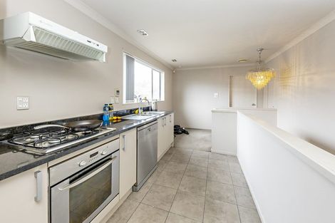 Photo of property in 2 Senator Drive, Manurewa, Auckland, 2105