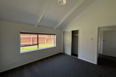 Photo of property in 45 Seaview Road, Marfell, New Plymouth, 4310