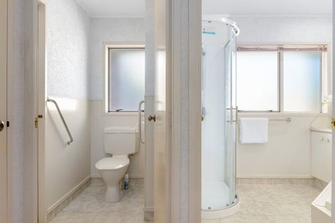 Photo of property in 2 Longwood Place, Harrowfield, Hamilton, 3210