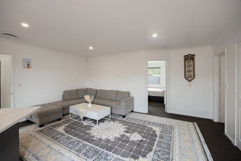 Photo of property in 5 Compton Grove, Huntington, Hamilton, 3210