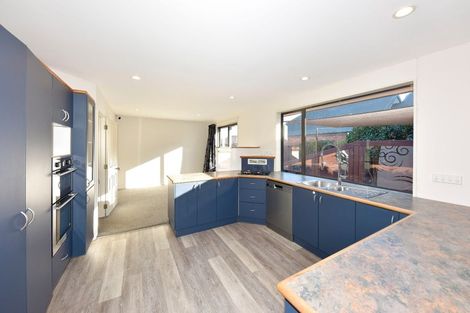 Photo of property in 10 Courtfield Close, Parklands, Christchurch, 8083