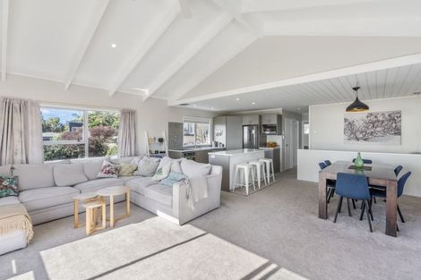 Photo of property in 1354a Whangaparaoa Road, Army Bay, Whangaparaoa, 0930