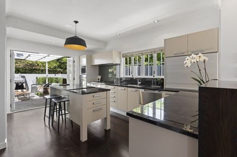 Photo of property in 12 Paritai Drive, Orakei, Auckland, 1071