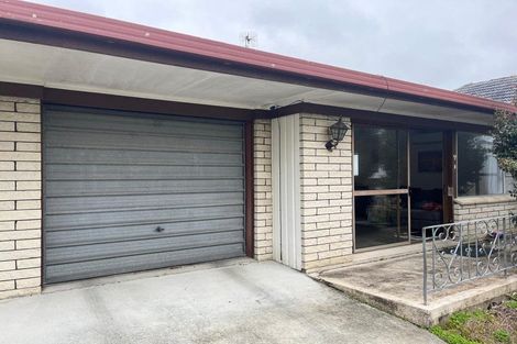 Photo of property in 2/56 Te Atatu Road, Te Atatu South, Auckland, 0610