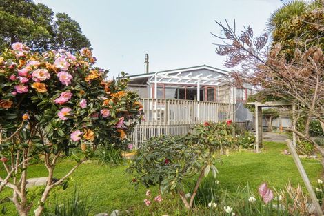 Photo of property in 5 Te Whena Street, Otaki Beach, Otaki, 5512