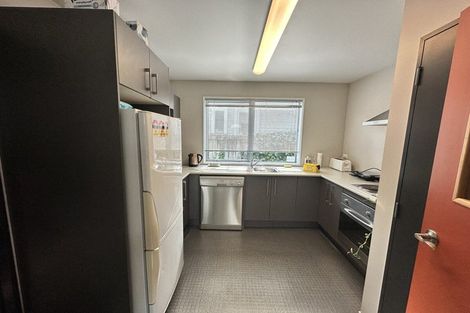 Photo of property in 1/108 Lincoln Road, Henderson, Auckland, 0610