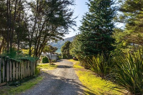 Photo of property in 659 Queen Charlotte Drive, Havelock, Picton, 7281