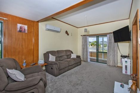 Photo of property in 56 Valley Road, Hikurangi, 0114