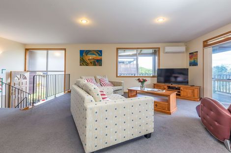 Photo of property in 7a Sailfish Drive, West Harbour, Auckland, 0618