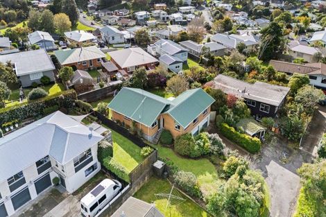 Photo of property in 6c Fairview Place, Westown, New Plymouth, 4310