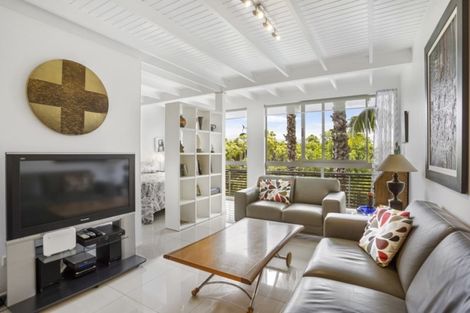 Photo of property in 3/73 Princes Street, Northcote Point, Auckland, 0627