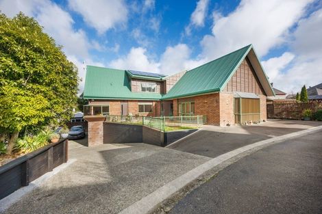 Photo of property in 8 Fraser Court, Roslyn, Palmerston North, 4414
