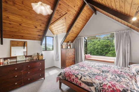 Photo of property in 7 Rika Place, Kawaha Point, Rotorua, 3010