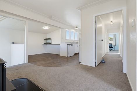 Photo of property in 6 Lee Road, Hannahs Bay, Rotorua, 3010