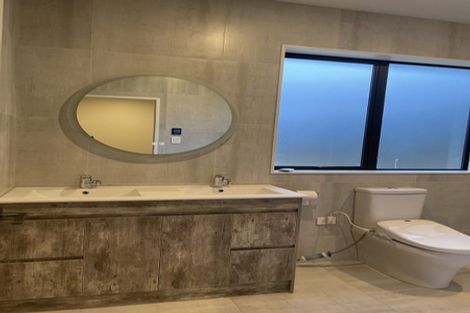 Photo of property in 21 Reserva Crescent, Kumeu, 0810