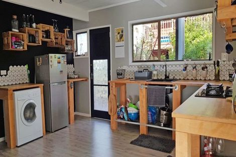 Photo of property in 129 Oakura Road, Oakura, Hikurangi, 0184