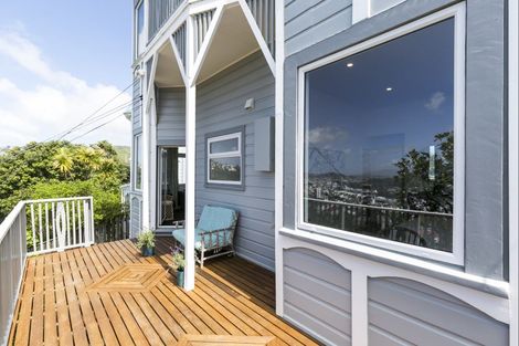 Photo of property in 112 Kelburn Parade, Kelburn, Wellington, 6012