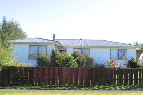 Photo of property in 34 Pukeroa Place, Papakura, 2110
