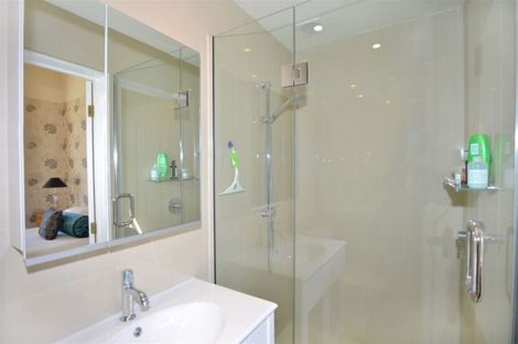 Photo of property in 18 Daresbury Lane, Fendalton, Christchurch, 8014